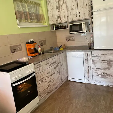 Hazafi Nyaralo Vonyarcvashegy