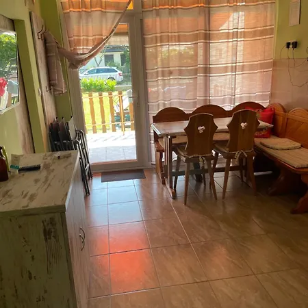 Holiday home Hazafi Nyaralo *