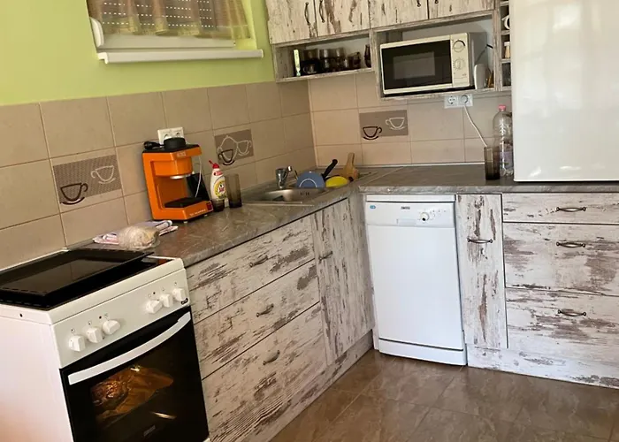 Hazafi Nyaralo Vonyarcvashegy